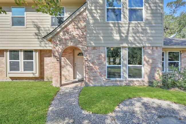 Foto del edificio - 696 Ravensworth Dr