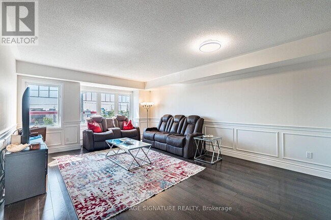 Photo du bâtiment - 3985 Eglinton Ave W