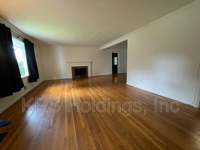 Building Photo - 1723 Merryhill Pl