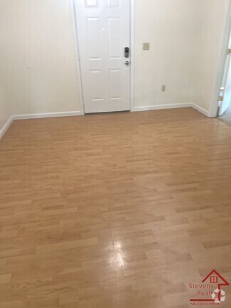 Building Photo - 157 Bybee Woods Dr
