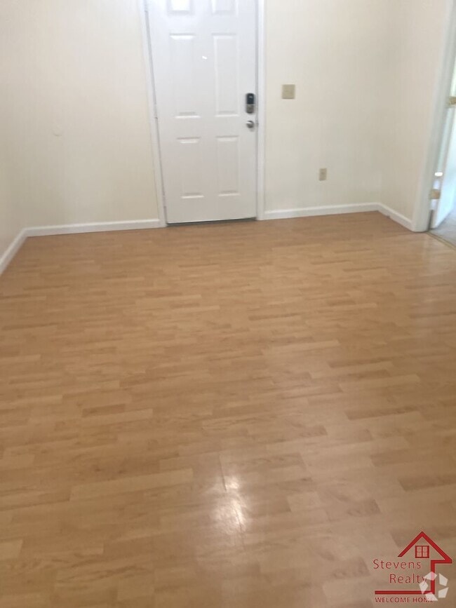 Building Photo - 157 Bybee Woods Dr