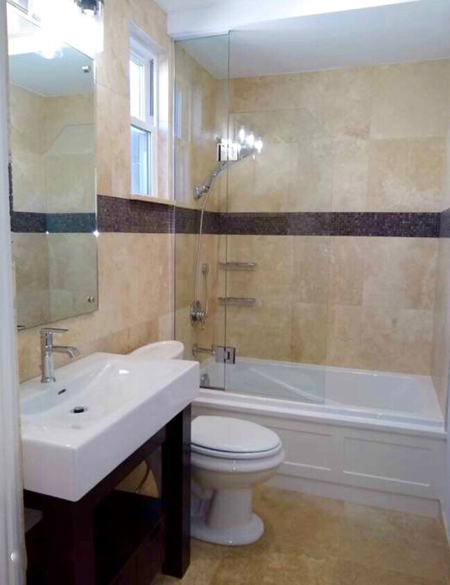 Brand new bath with spa air jet tub - 4511 N Mason Ave