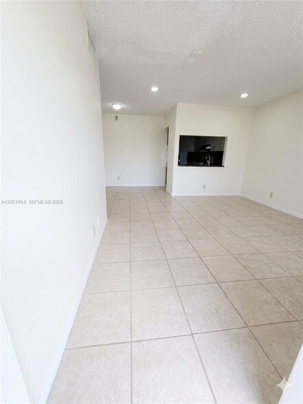 Foto del edificio - 10038 Winding Lake Rd
