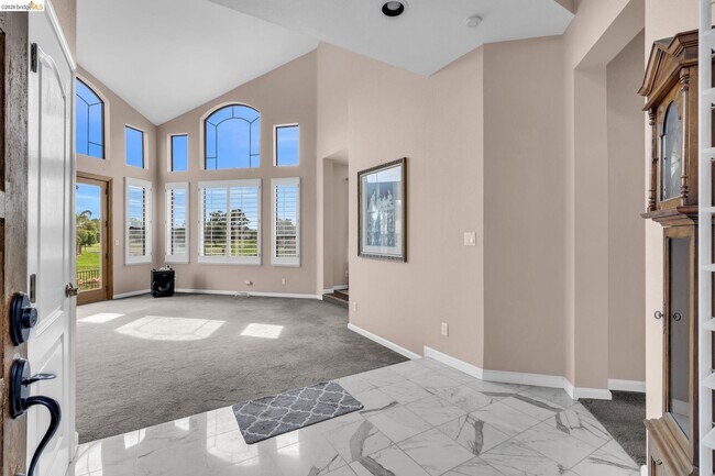 Foto del edificio - 5640 Edgeview Dr