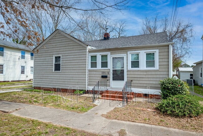 Building Photo - 1915 Lansing Ave