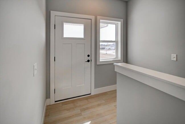 Building Photo - 2949 Blue Grass Dr