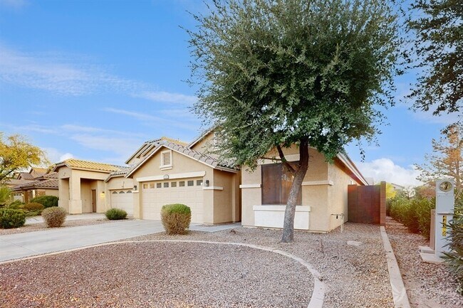 Building Photo - 44336 W McClelland Dr