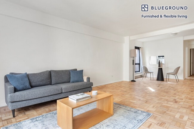 Foto del edificio - 300 E 51st St