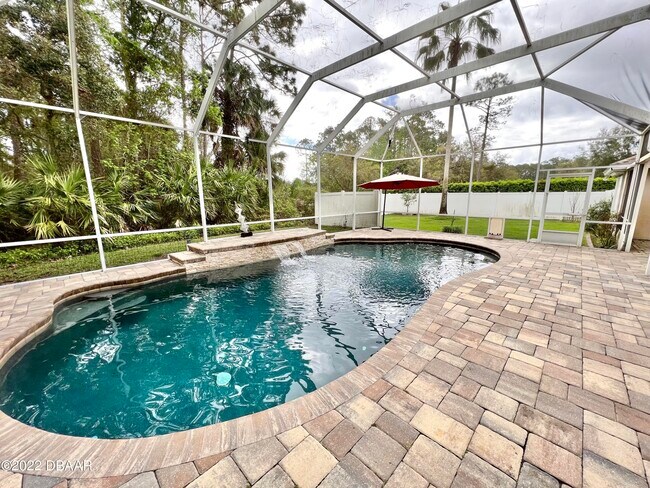Foto del edificio - 75 Creek Bluff Way