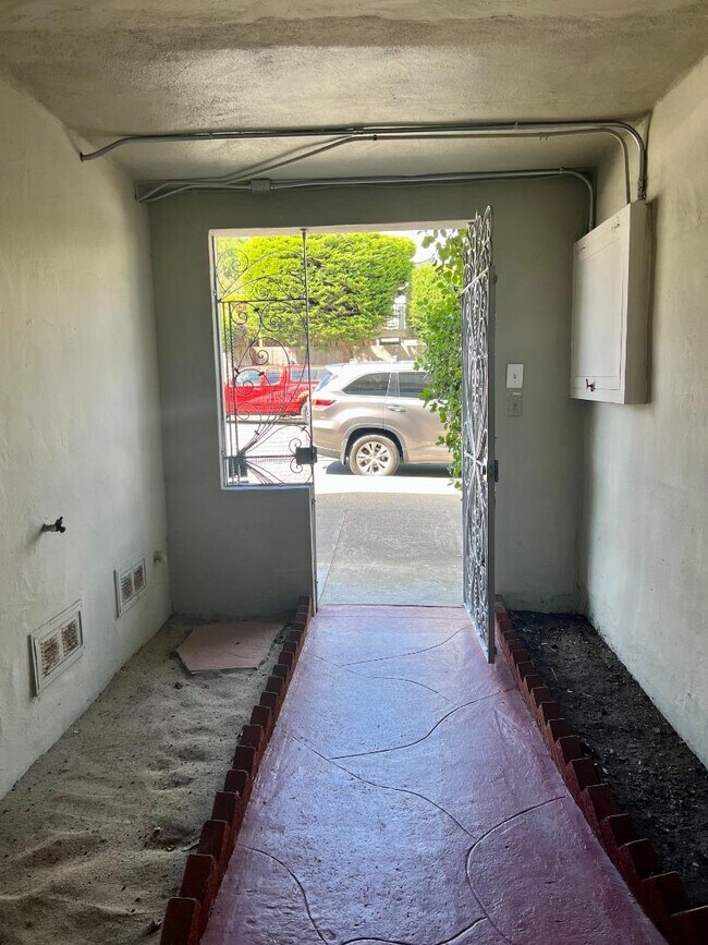 Building Photo - 15 Sutro Heights Ave