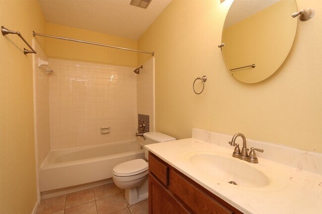 Foto del edificio - 6430 Kentwick Dr