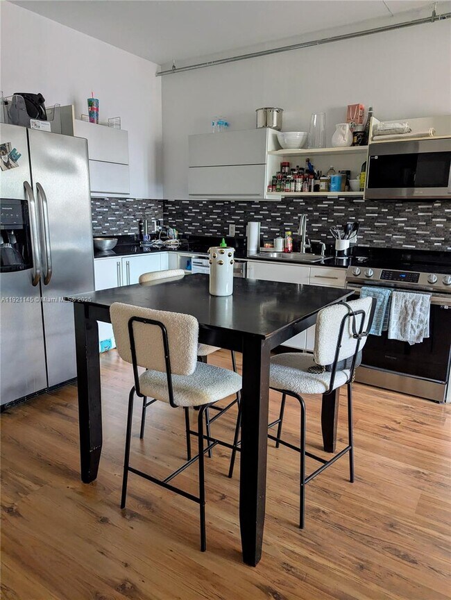 Building Photo - 690 SW 1st Ct