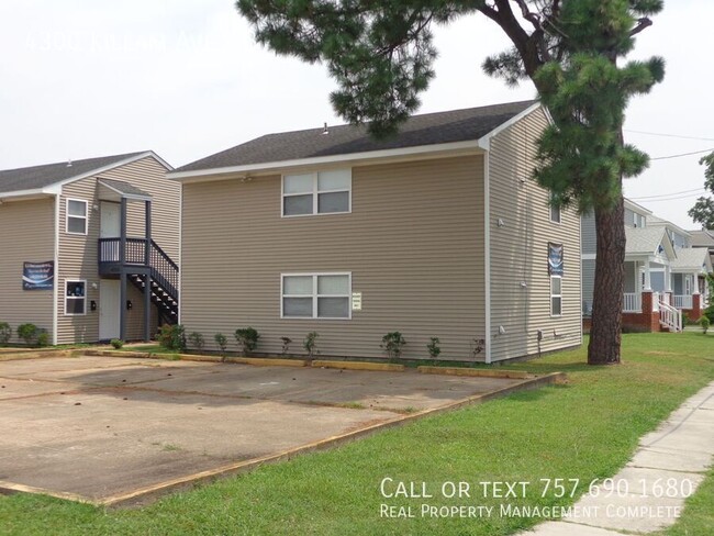 Building Photo - 2 BR, 1.5 BA 1,000 SF apartment located wi...