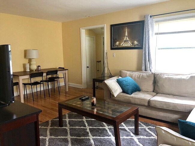 Foto del edificio - 20 Paragon Ln