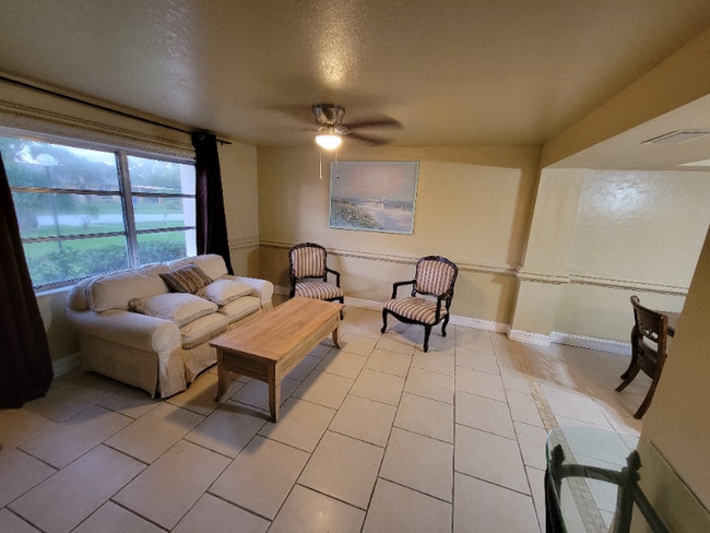 Foto del edificio - 4914 Hawaii Blvd