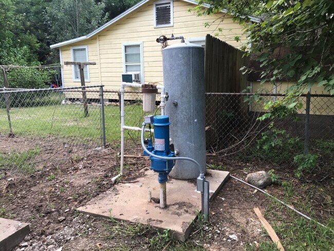 Foto del edificio - beautiful just remodeled home in Jones Creek. Move In Ready!