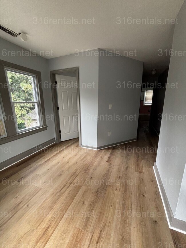 Foto del edificio - 503 N Summit St