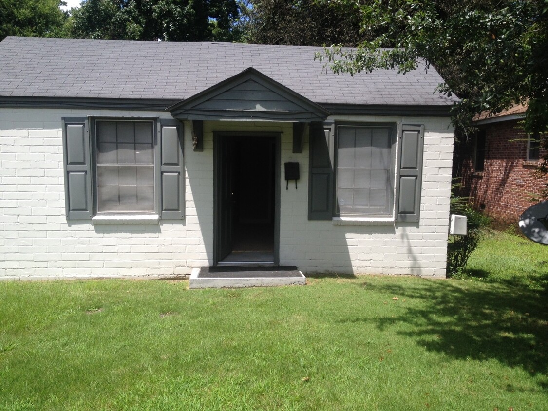 Primary Photo - 2205 Camille Dr