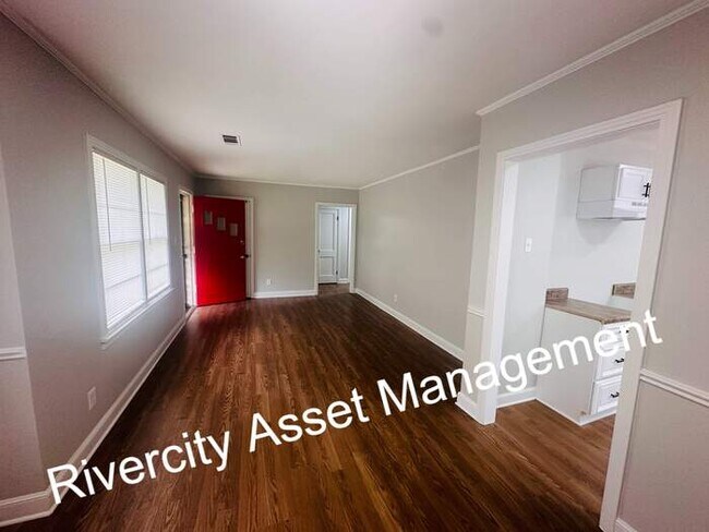 Foto del edificio - 4678 Lynn Rd