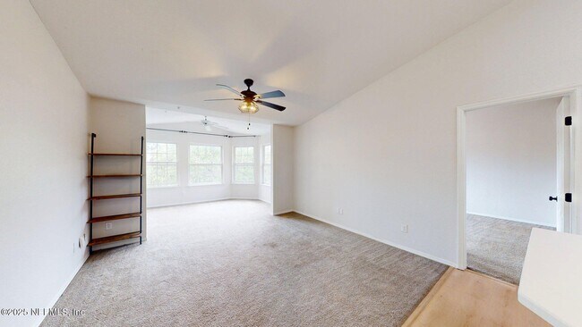 Foto del edificio - 13810 Sutton Park Dr N