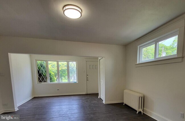 Building Photo - 922 Pitman Ave