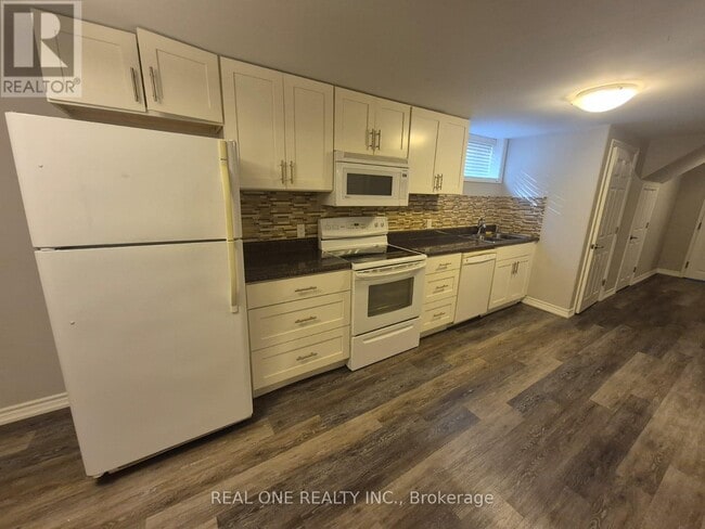 Building Photo - 1218 Shamir Crescent