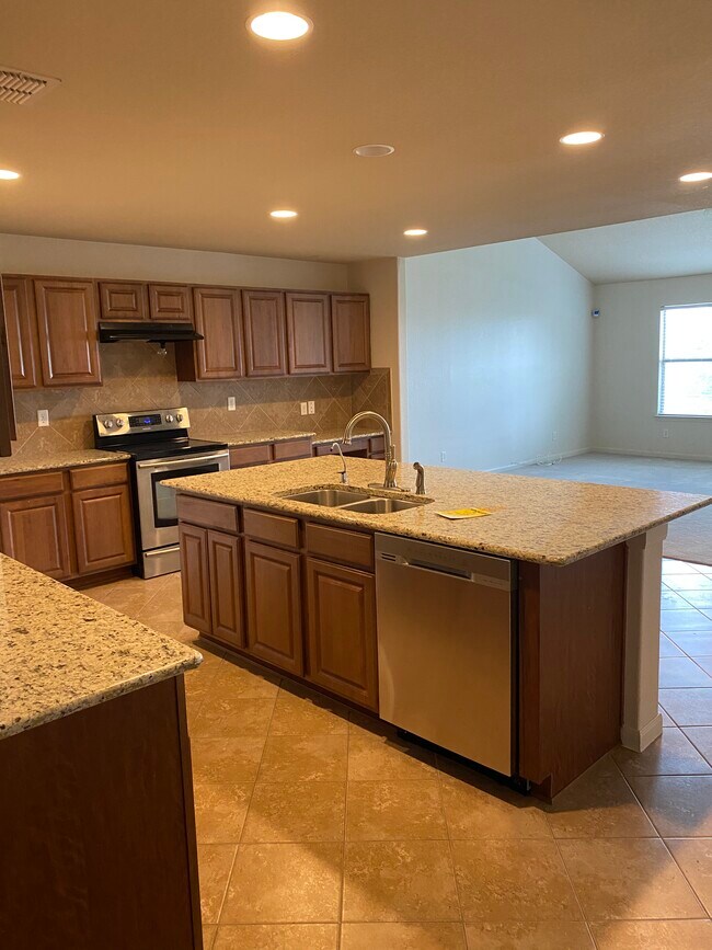 Building Photo - 10647 Black Wolf Bay