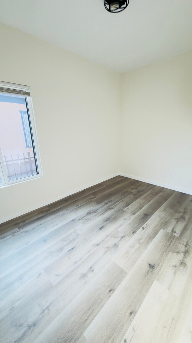 Foto del edificio - 1162 E 46th St