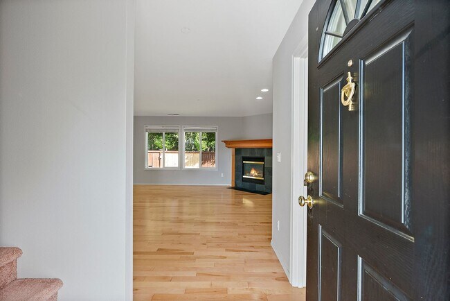 Foto del edificio - Charming 3-Bed Craftsman in DuPont | Trail...