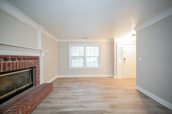 Foto del edificio - 5547 Fair Ridge Pl