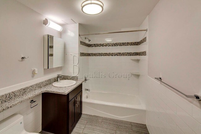 Foto del edificio - 2625 28th St