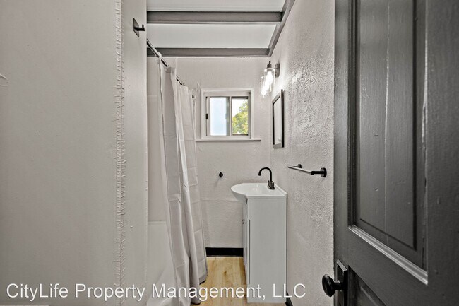 Foto del edificio - 4 br, 1 bath House - 2923 Stafford Street