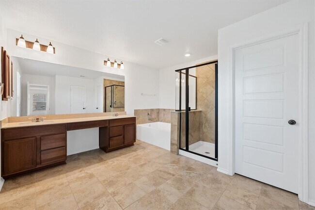 Building Photo - 210 McGinnis Trl