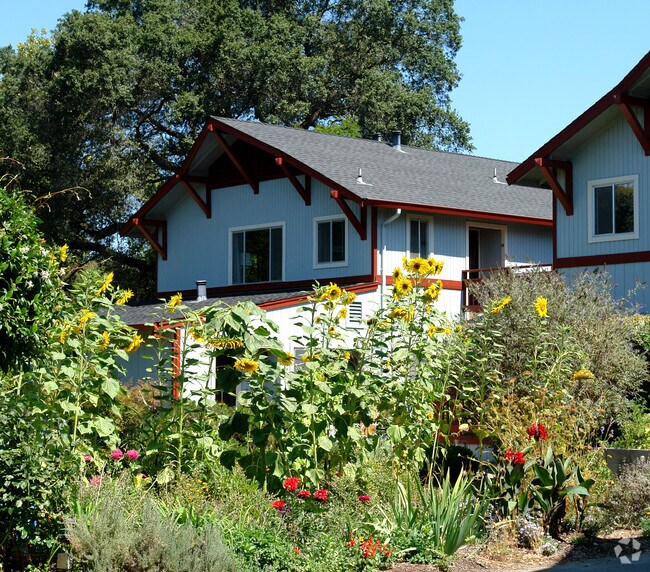 Foto del edificio - Santa Rosa Creek Commons