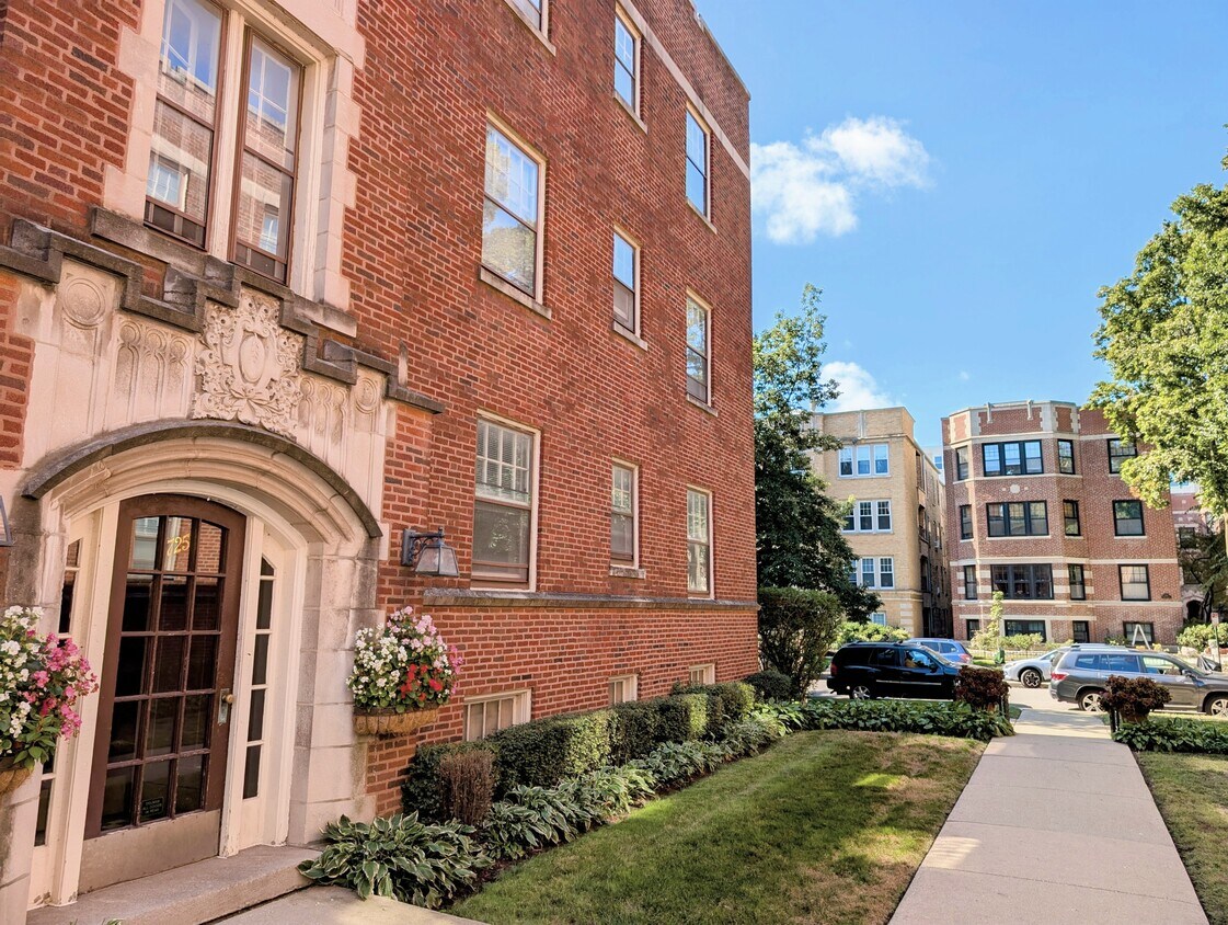 Foto principal - 725 Hinman Ave