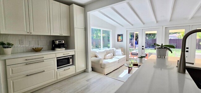 Foto del edificio - 712 SW 9th St
