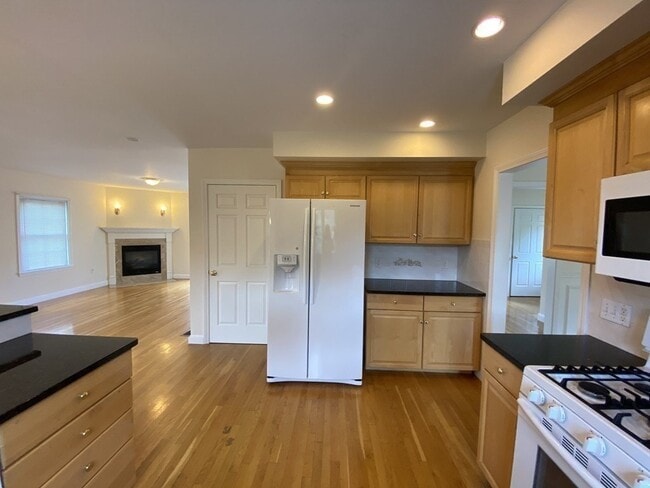 Building Photo - 378 Washington St