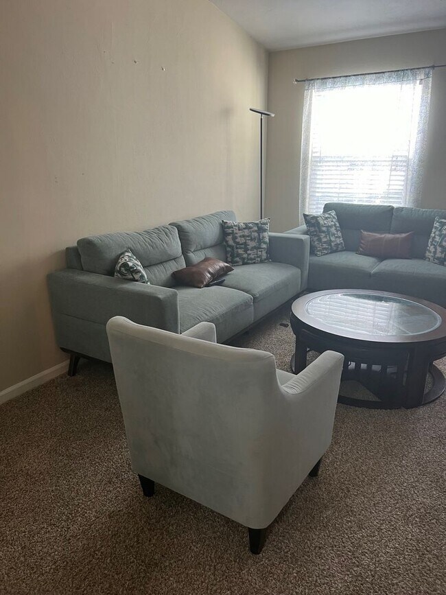 Foto del edificio - 2 BEDROOM RANCH TOWNHOME