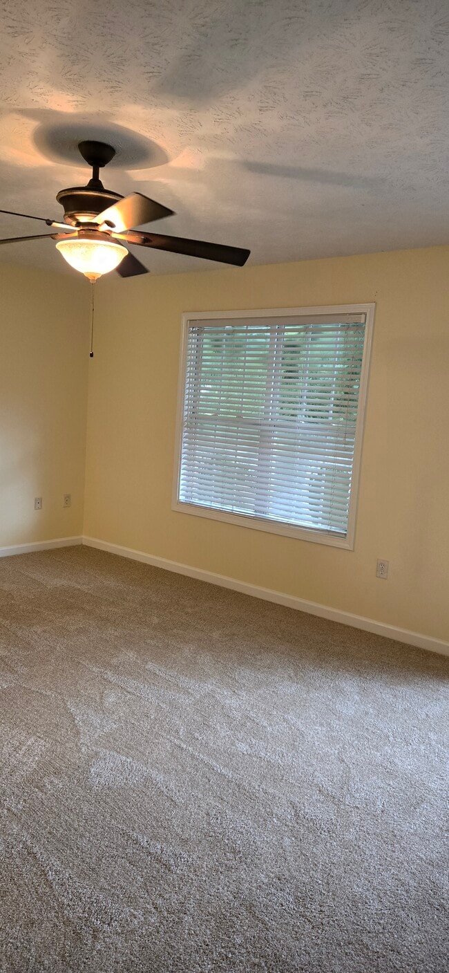 Building Photo - 5074 Leeshire Trce