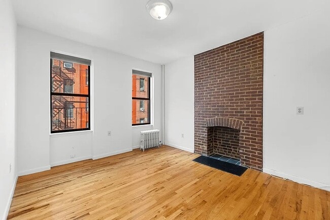 Foto del edificio - 242 Mulberry St