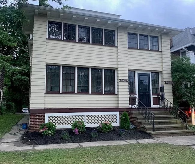 Building Photo - 9403 Clifton Blvd