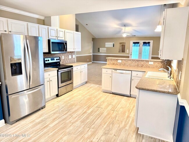 Building Photo - 3345 Stone Bend Dr