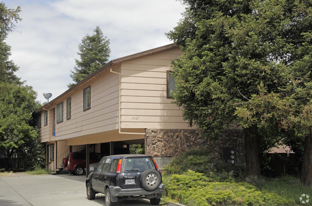 Building Photo - 1555-1567 162nd Ave