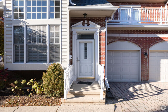 Entrance - Wilmette Village Commons