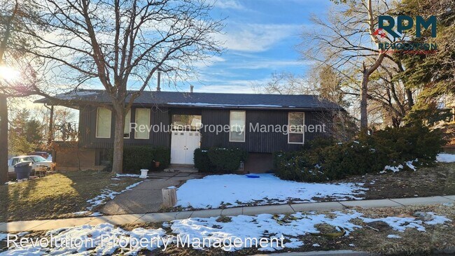 Building Photo - 4 br, 3 bath House - 1085 Custer Ave