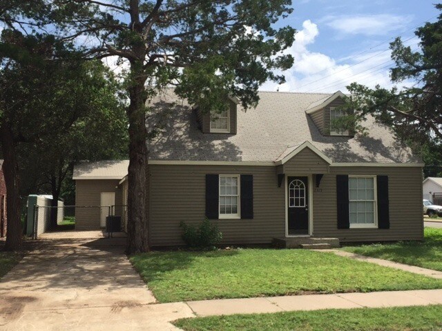 Building Photo - Available NOW or PRE -LEASING FOR AUGUST 1...