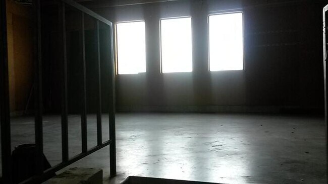 Foto del edificio - Big 6 Bedroom Single Family Home!!!