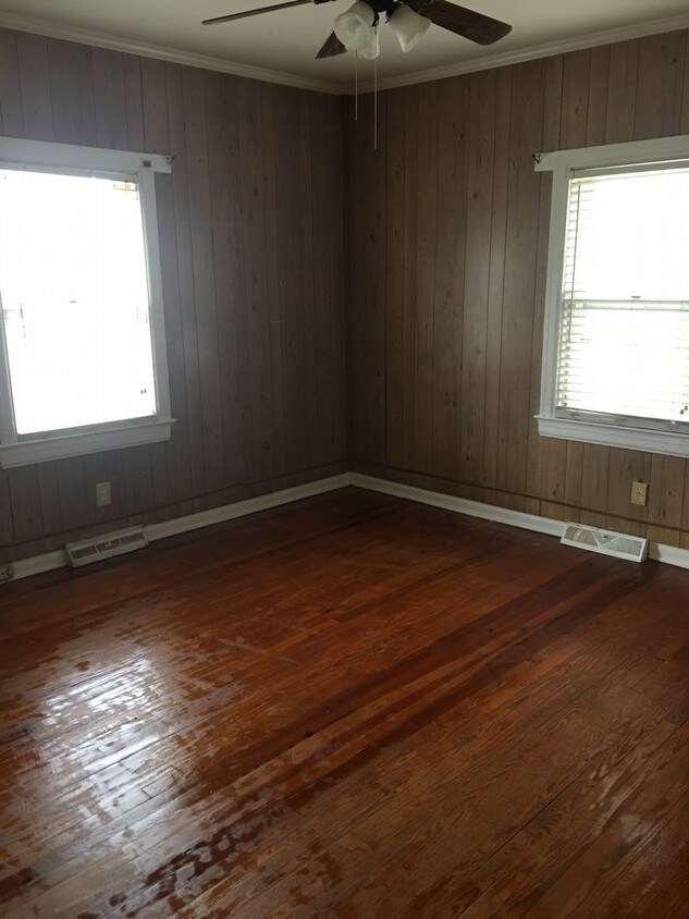 Building Photo - 2213 Cypress Street