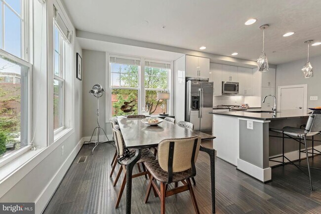 Foto del edificio - 783 Morton St NW