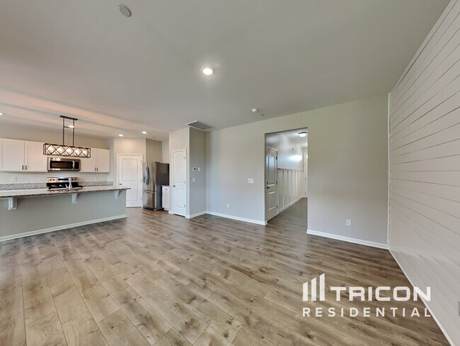 Foto del edificio - 9173 War Eagles Way